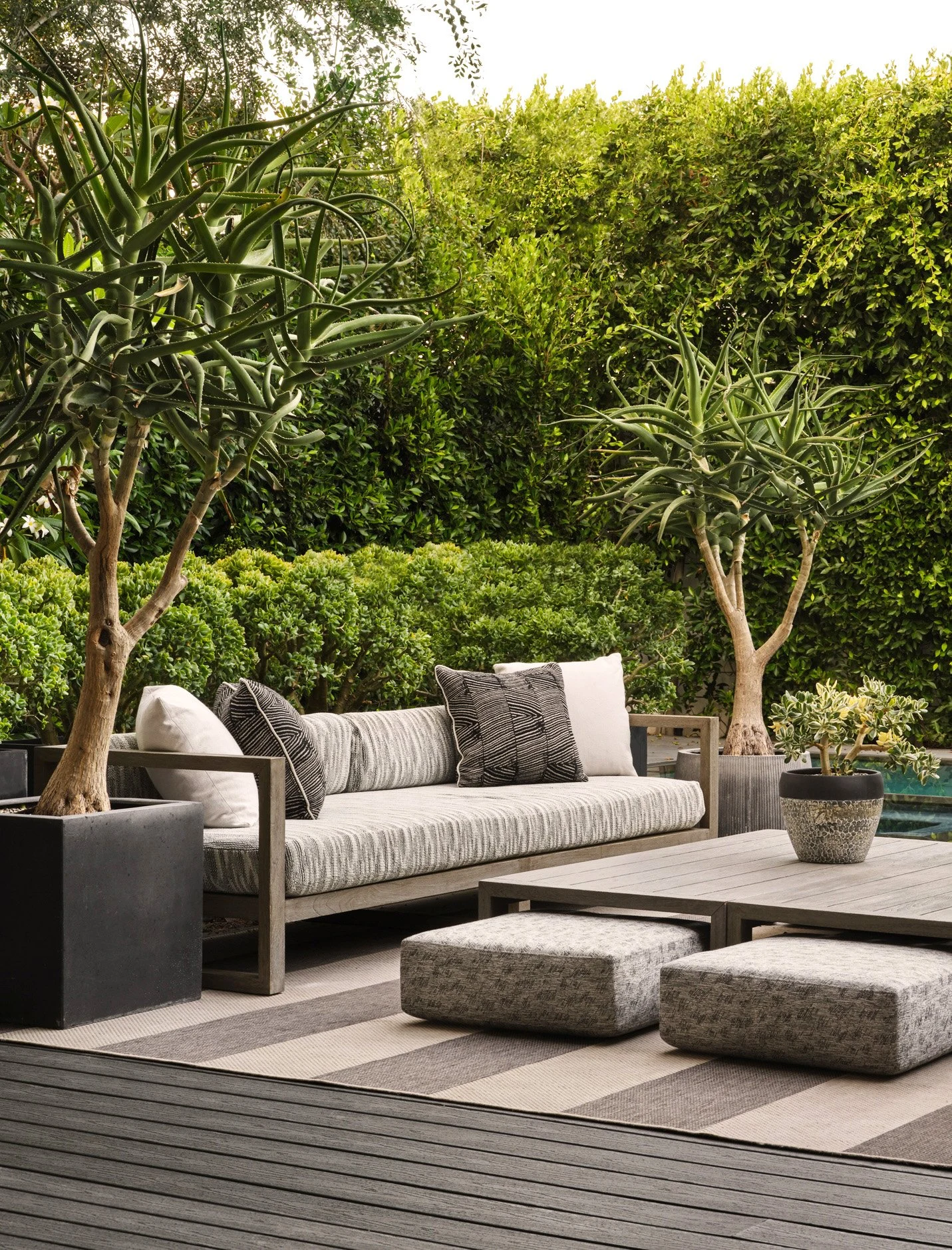 West Hollywood Contemporary entertaining area